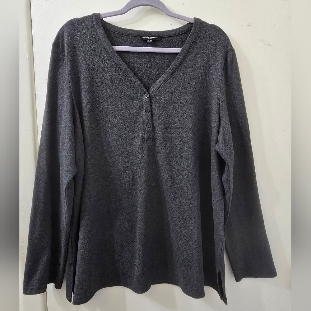 Black Long Sleeve V-Neck Top